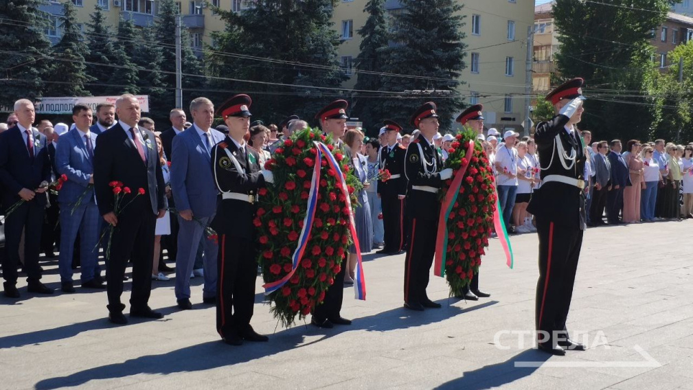 В Брянске на площади Партизан проходит торжественный митинг, посвященный Дню партизан и подпольщиков