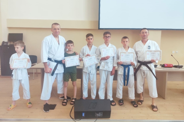 Комаричские ребята успешно прошли очередную аттестацию, повысив свой профессиональный уровень