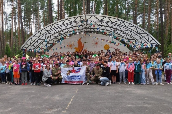 Брянские школьники встретились с ветеранами СВО