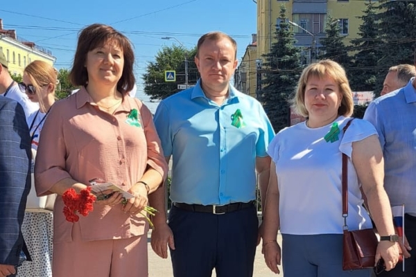 Делегация Комаричского района приняла участие в  торжественных мероприятиях, посвященных Дню партизан и подпольщиков