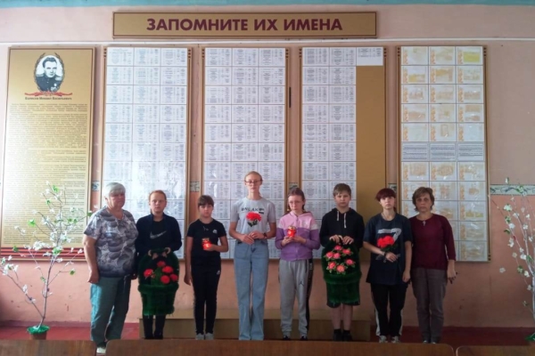 Игрицкая сельская библиотека совместно c сельским Домом культуры и учащимися Луганской СОШ приняли участие в патриотической акции «Свеча Памяти»