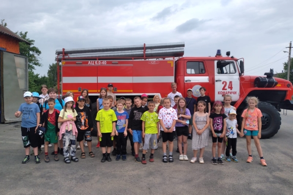 Комаричские школьники побывали на экскурсии в пожарно-спасательной части