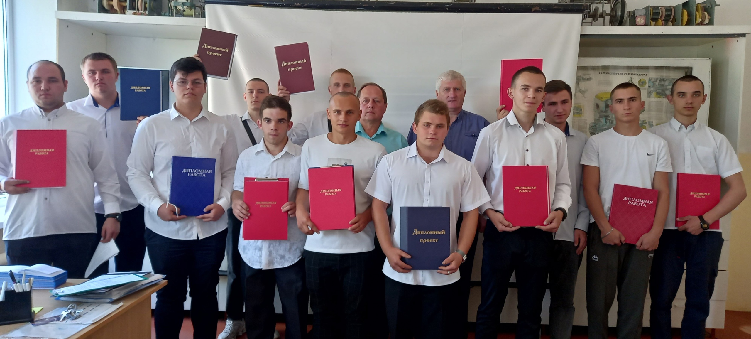 Комаричкие студенты защитили дипломные работы