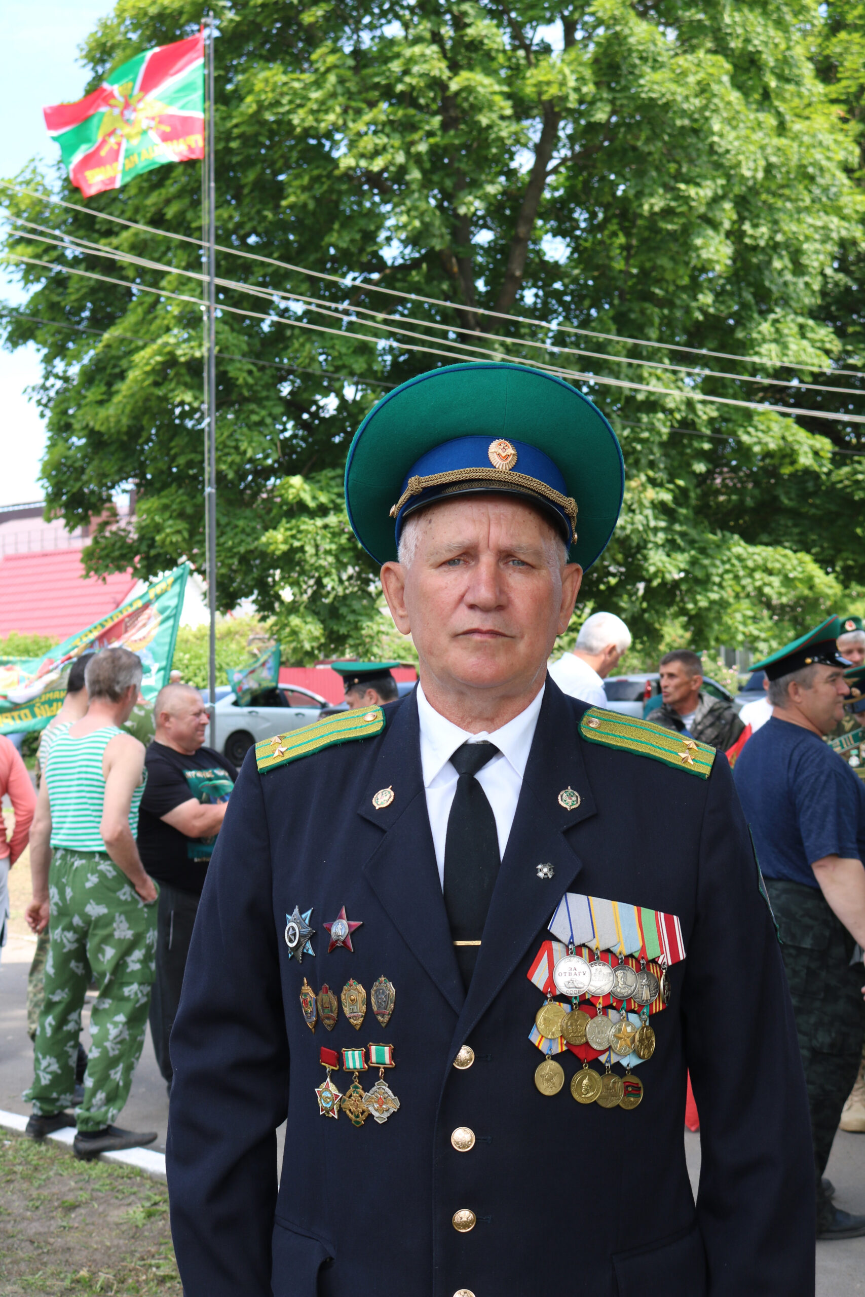 Прокошин Виктор Ильич, подполковник в отставке, награжден орденами: Красной Звезды, «За службу Родине в Вооружённых Силах СССР», медалями «За отвагу», «За боевые заслуги» и другими наградами: