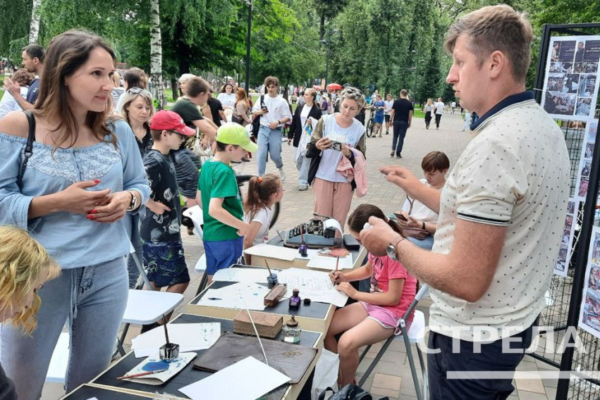 Площадка «Брянсккниги» на фестивале «Живи в ресурсе» объединила поэтов и любителей истории