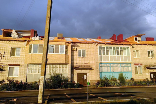 В Суземке обновляют кровлю многоэтажки за 4,7 млн рублей