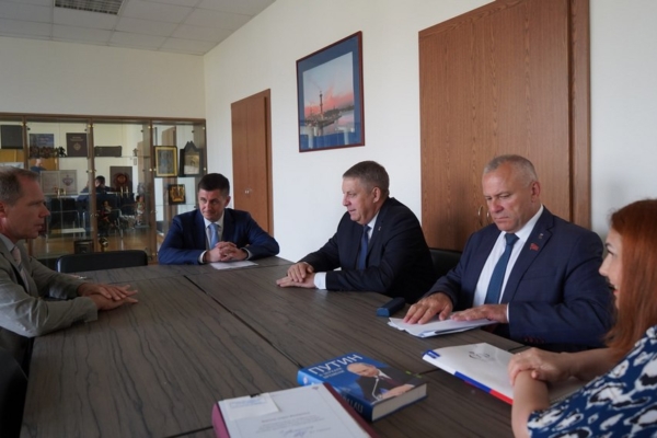 Губернатор Александр Богомаз провел рабочую встречу с Андреем Кутеповым