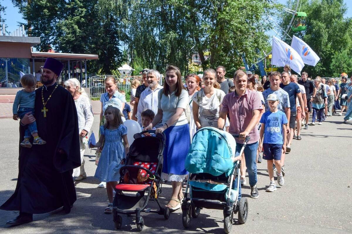 В детских садах Брянска прошла акция «Всероссийский парад семьи»