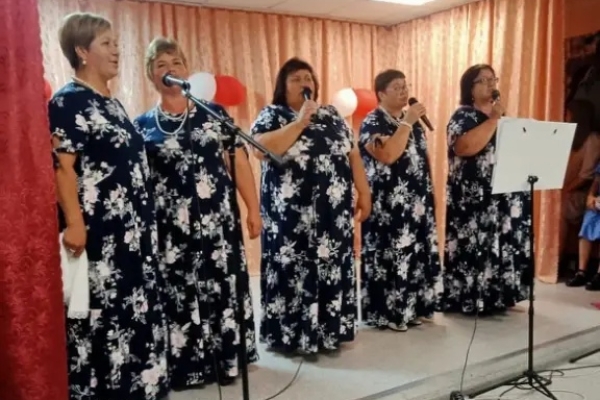 В Шаровском сельском клубе Комаричского района состоялся концерт «Живи родное село!»