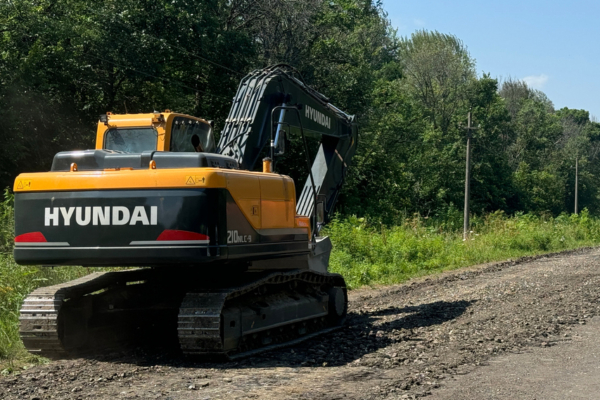 Продолжается капремонт участка дороги Комаричи-Лубошево