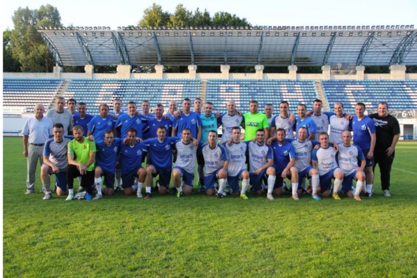 Динамовцы разных поколений отметили столетие брянского стадиона матчем