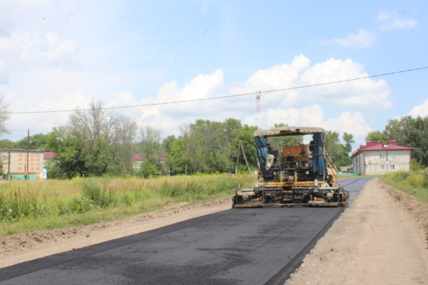 В Комаричском районе в самом разгаре активный ремонт и строительство дорог
