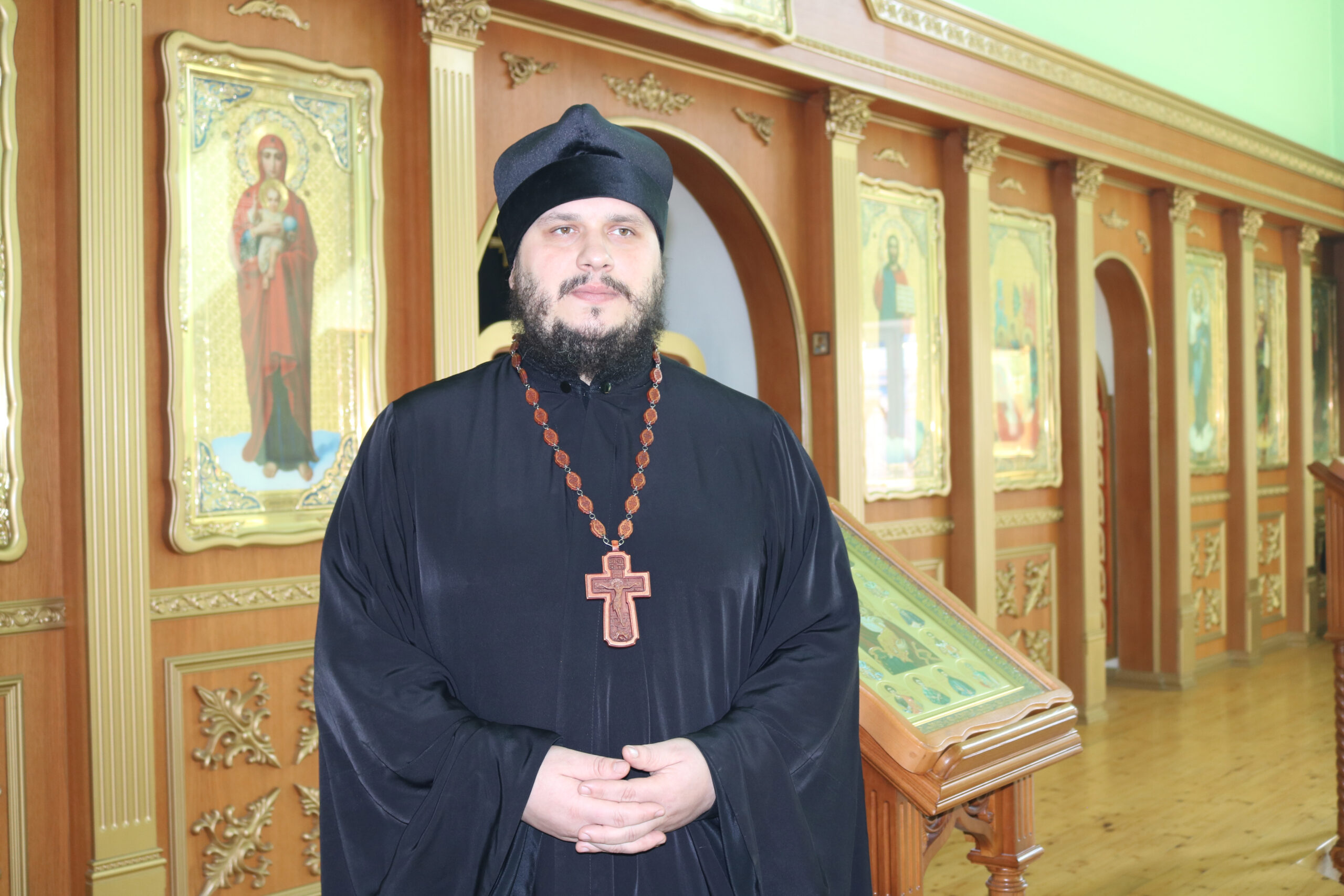 О Крещении Руси рассказывает настоятель Храма во имя Святой Троицы п. Комаричи иерей Константин Балин