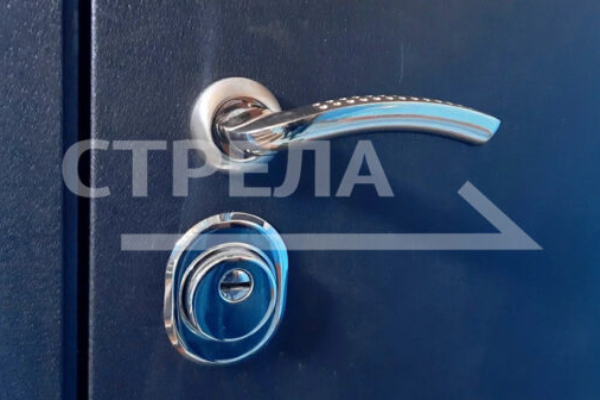 Ключи от квартиры вручили тренеру по боксу Ивану Самсонову из брянского Севска