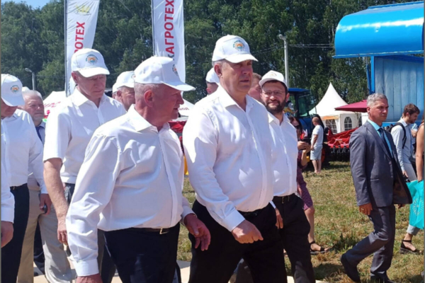 Александр Богомаз вошел в ТОП-30 общения с федеральными политиками