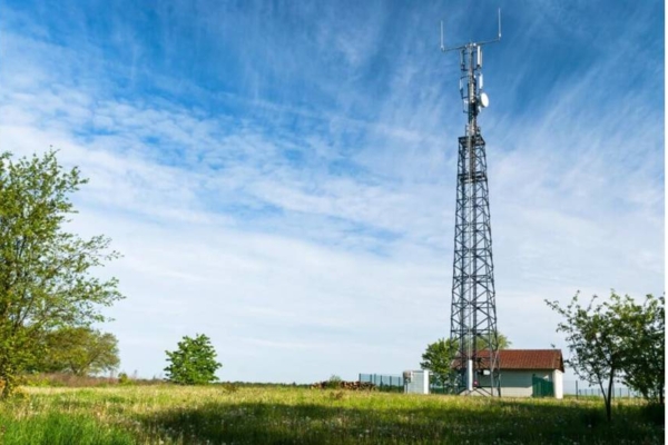 Все 46 брянских населенных пунктов получат мобильную связь – Михаил Ерохин