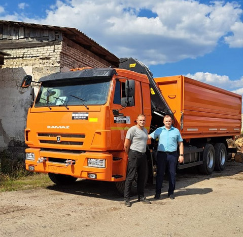 Автопарк Комаричского коммунальщика пополнился новым самосвалом