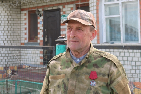 Комаричане восхищаются героизмом и мужеством наших военных