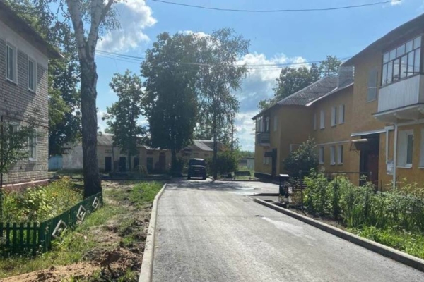 В Сельцо Брянской области по нацпроекту отремонтировали два двора