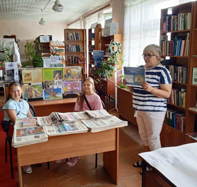 В Лопандинской  библиотеке оформлена выставка одной книги «Конек-Горбунок»