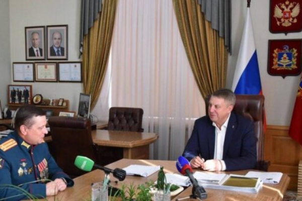 Брянский губернатор Александр Богомаз встретился с участником программы «Время героев»