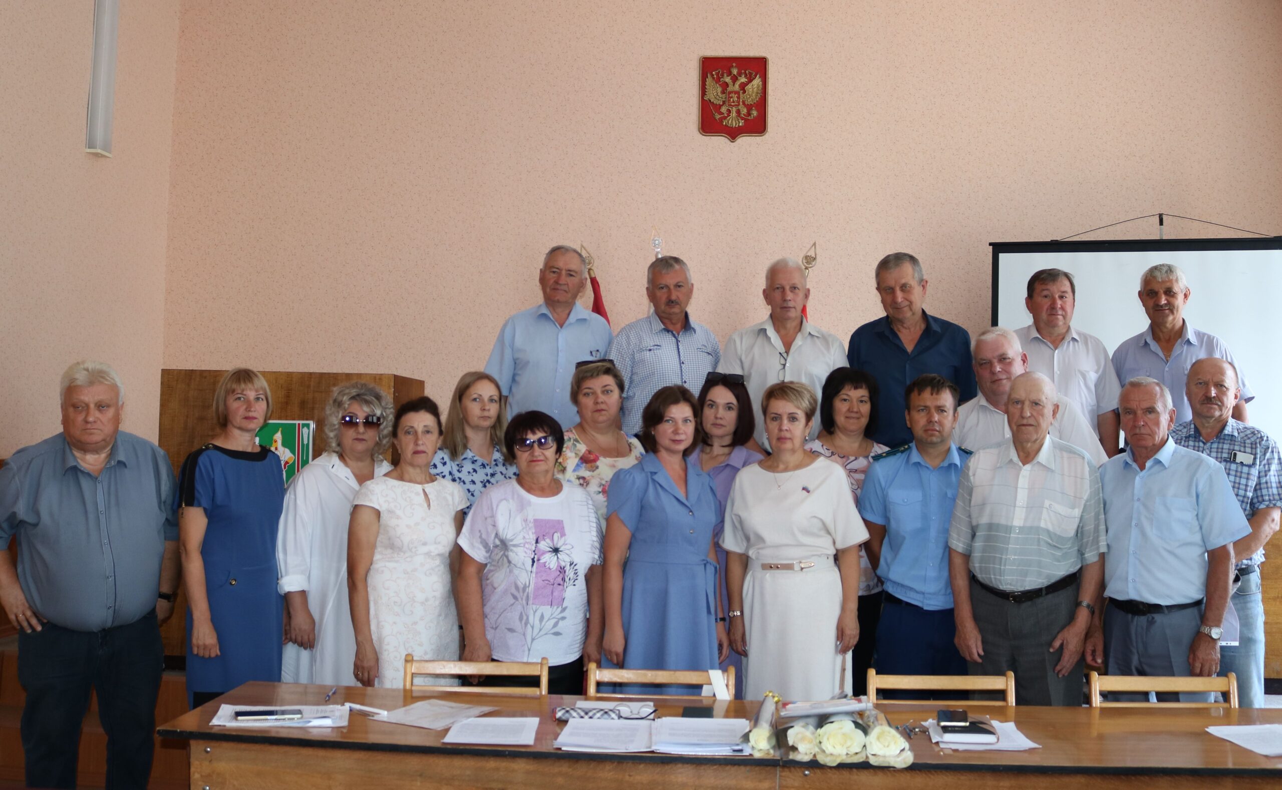 В администрации Комаричского  района состоялось заседание Совета народных депутатов