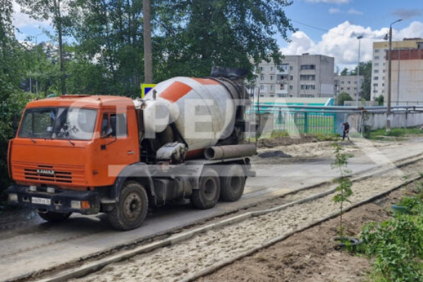 В городе Фокино Брянской области идет ремонт дороги рядом со стадионом «Триумф»