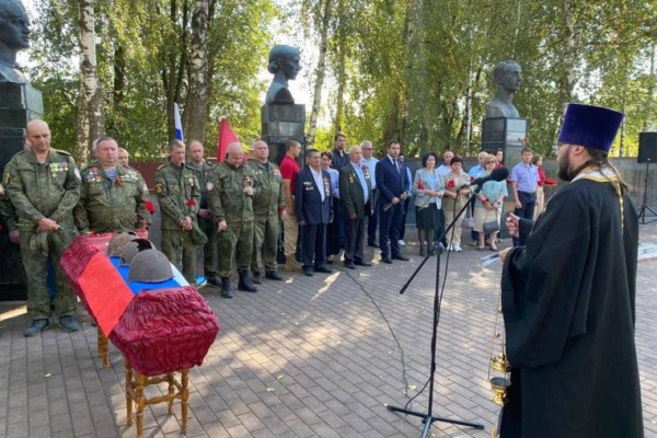 В Навле перезахоронили останки красноармейцев