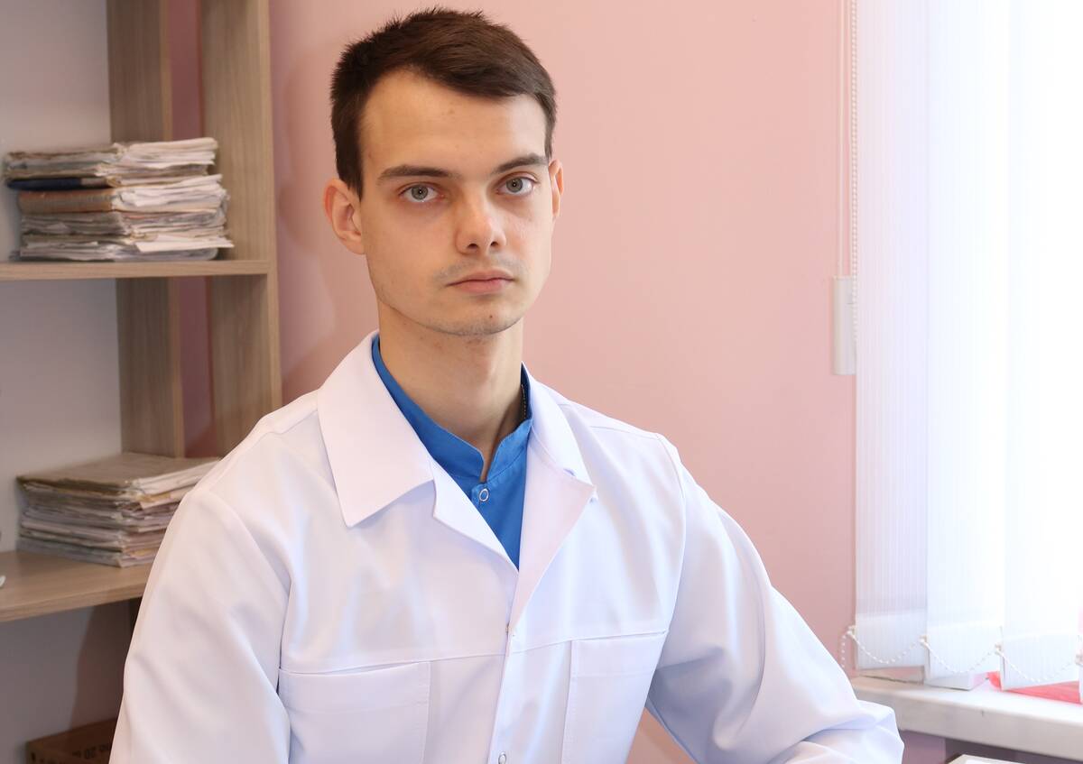 В Комаричской центральной районной больнице приступил к работе новый врач-хирург