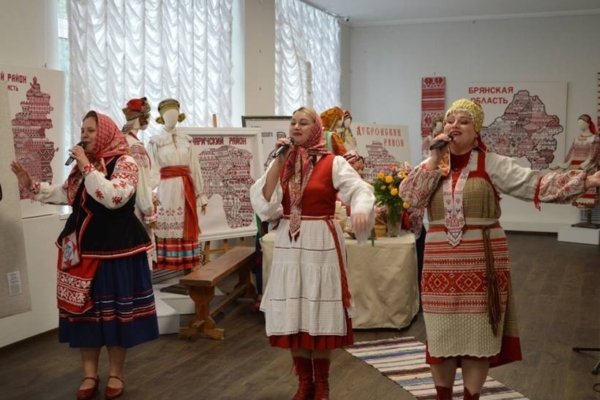 В Брянске открылась уникальная выставка «У истоков родимого края»