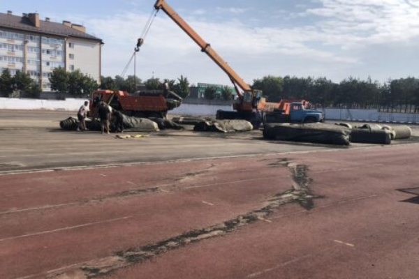 В брянских Клинцах завершился первый этап капитального ремонта стадиона