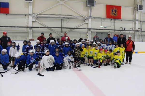 В Брянске определили победителей хоккейного турнира «Кубок Первоклассника»