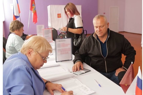 Проголосовал спикер Брянской облдумы Валентин Суббот