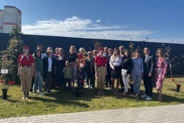 В Брянске на «Аллее Героев» состоялась акция памяти погибших героев