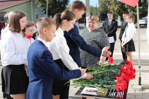 В Стародубе Брянской области увековечили память двух героев СВО