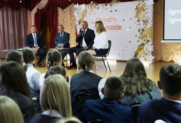 Разговор о важном: для гимназистов Брянского района провели открытый урок