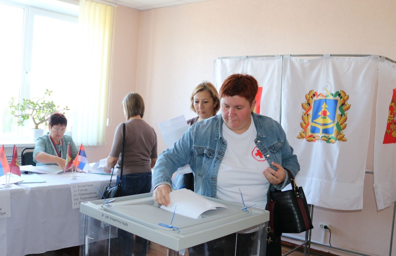 Комаричане активно участвуют в выборах депутатов