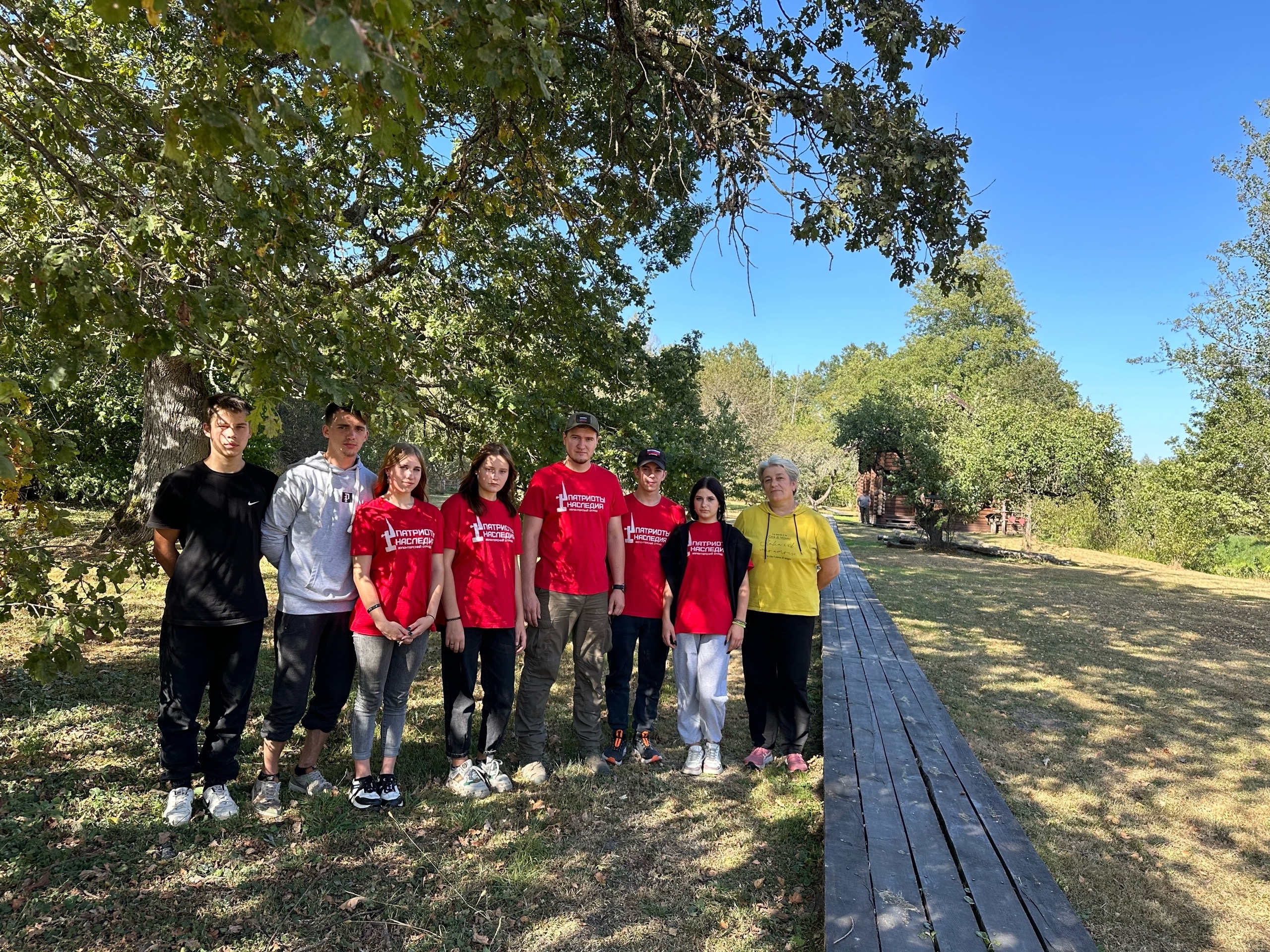 Комаричские «Патриоты Наследия» посетили заповедник «Брянский Лес» с волонтерской миссией