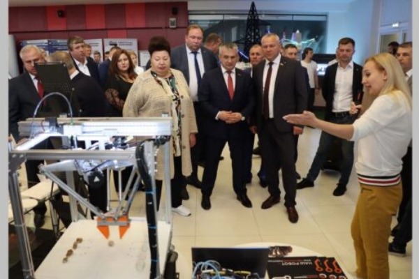 Брянская делегация высоко оценила потенциал гомельской промышленности