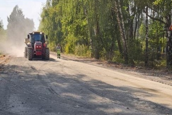 В Брянской области ремонтируют дорогу Орменка — Карповка – Маковье под Выгоничами