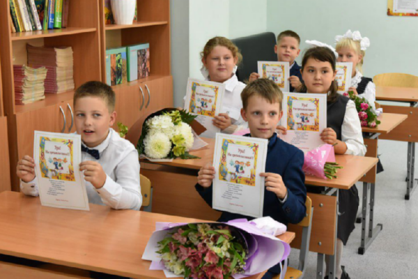 Губернатор Брянской области Александр Богомаз побывал в меленской школе