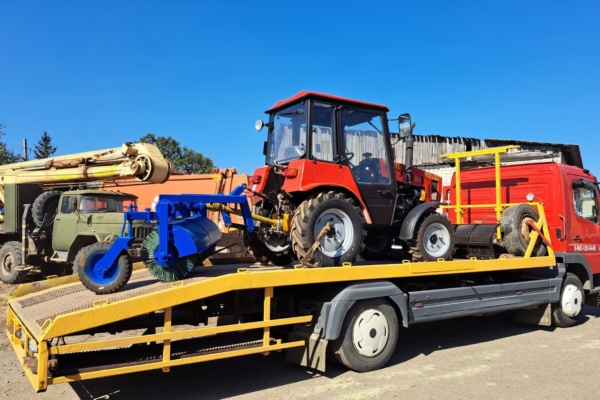 Автопарк МУП «Комаричский коммунальщик» пополнился новым трактором