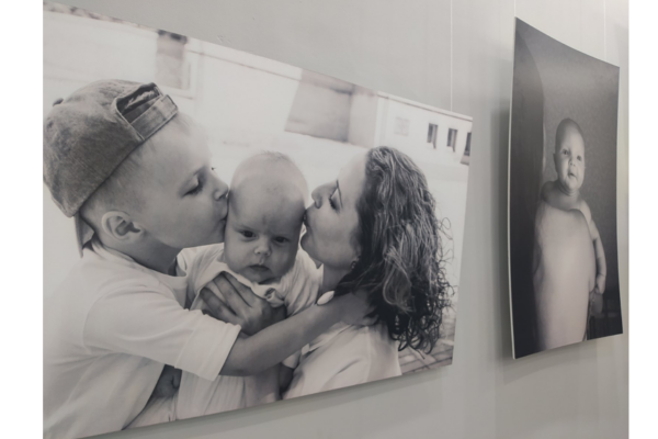 В Брянске открылась фотовыставка «Нежность материнства»