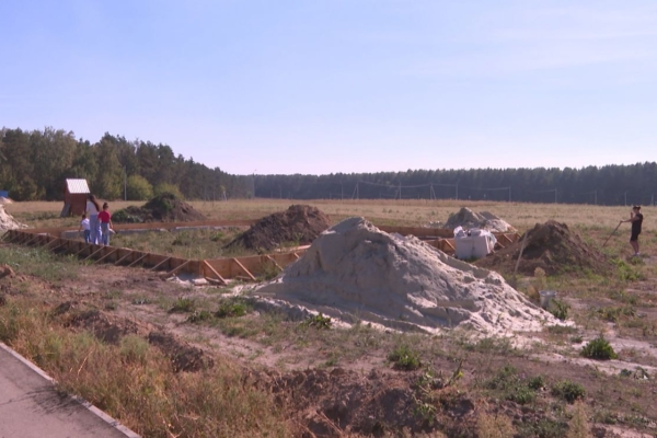 В Брянской области многодетные семьи получили земельные участки