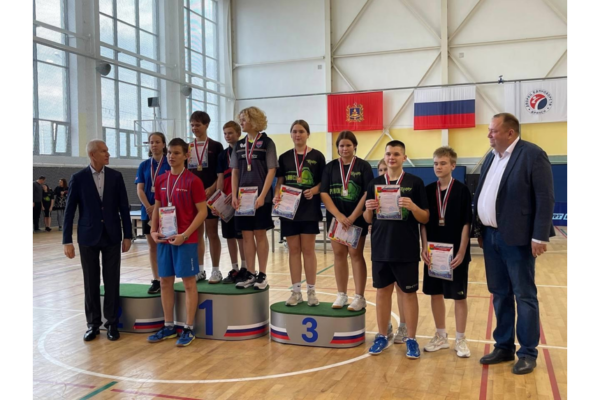 Во Дворце единоборств прошел чемпионат Брянска по настольному теннису