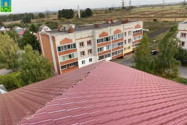 В Брянской межрайонной больнице ремонтируют кровлю