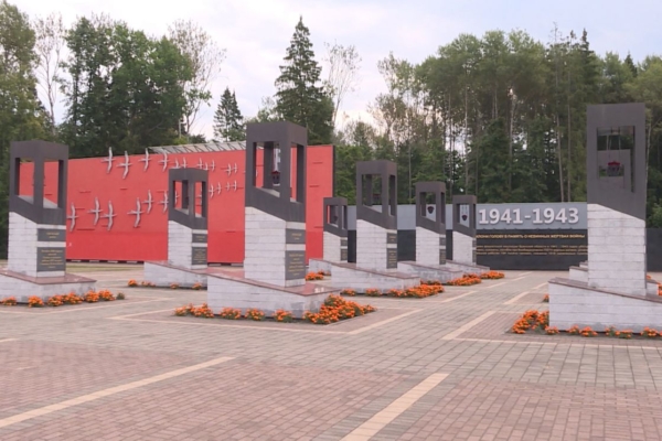 «И гибла Хацунь на рассвете»…