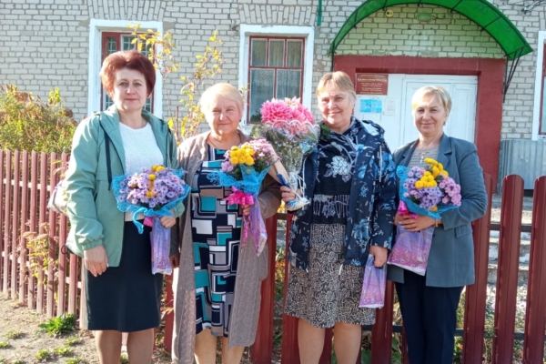 Работники культуры с. Игрицкое подготовили для  педагогов Луганской школы вечер-встречу «Учителя — профессия и призвание»