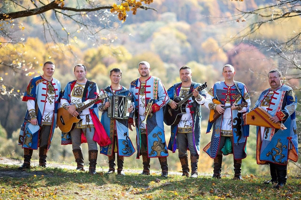 Жителей приграничья разудалым концертом поддержала  брянская «Ватага»