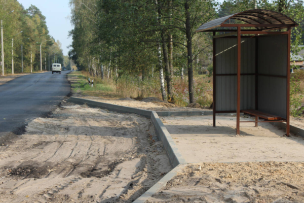Вдоль дороги «Суземка – Трубчевск» обустраивают новые автобусные остановки